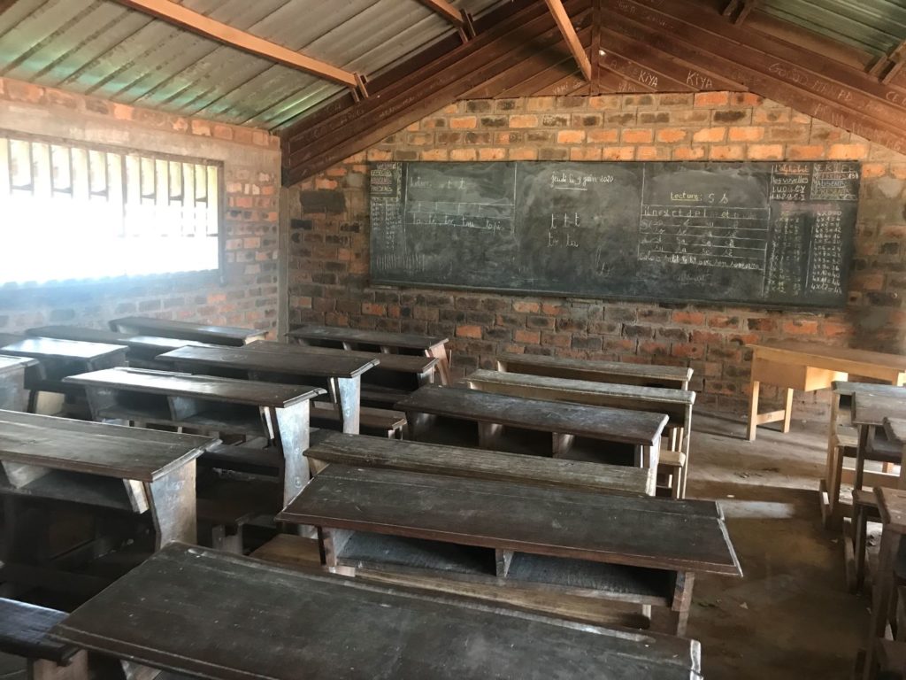 Durant la première phase du projet, trois salles de classes ont été réhabilitées dans l’école Kokoro 2, améliorant les conditions d’apprentissage des enfants 